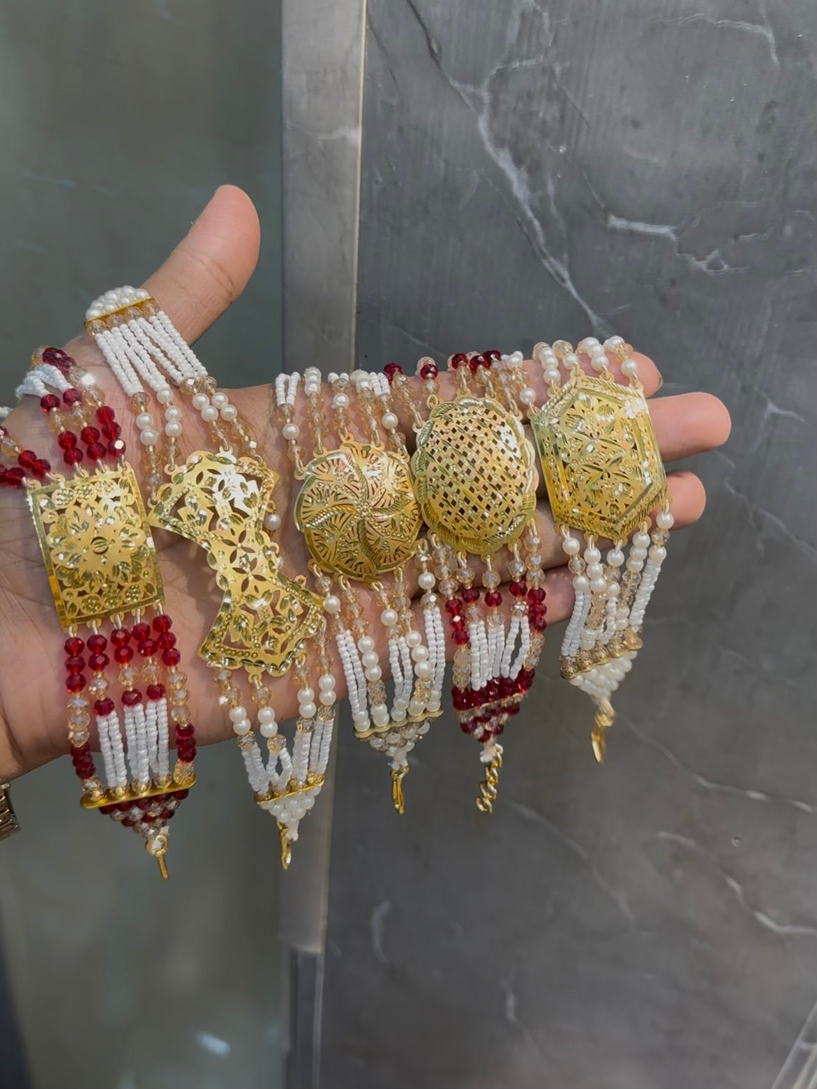 BRACELET